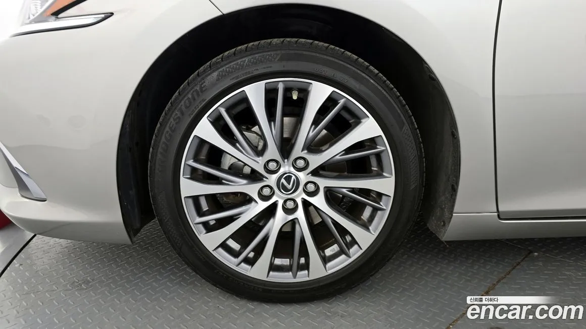 Lexus ES 2021 из KR, фото 2