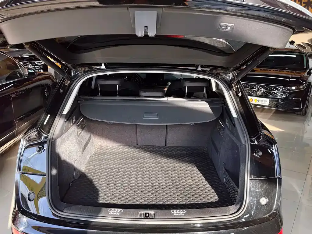 Audi Q5L 2022 из CN, фото 3
