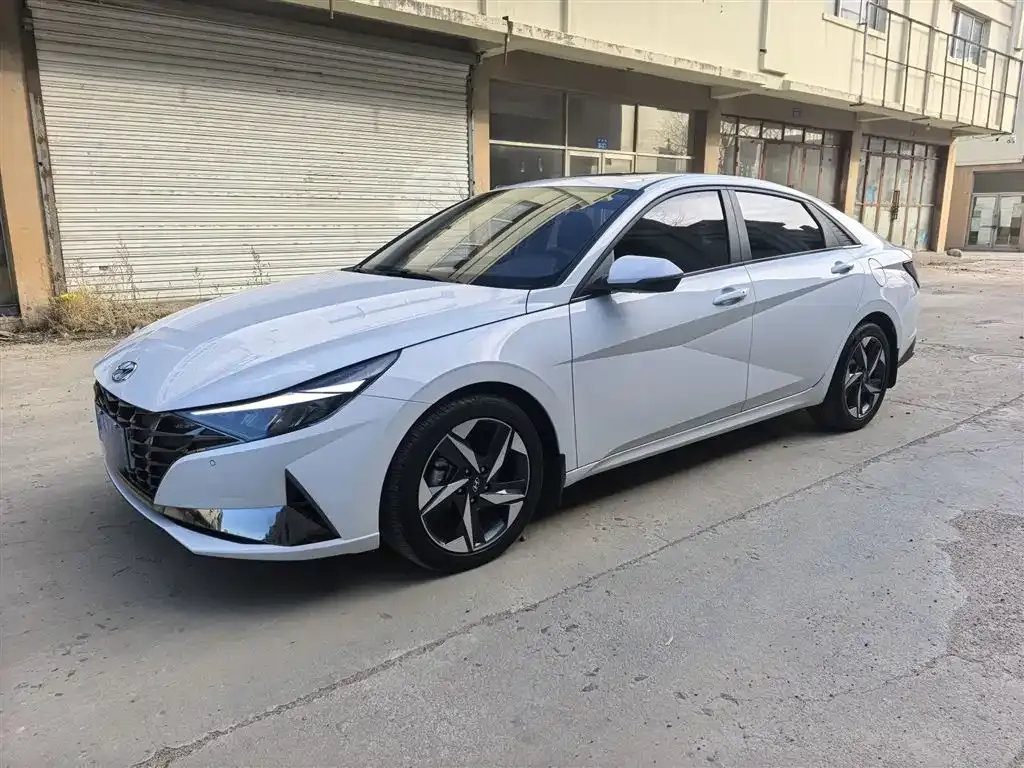 Hyundai Elantra 2023 из CN, фото 2