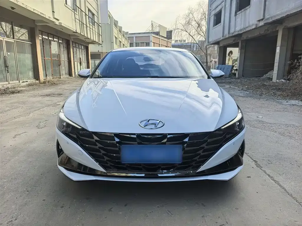 Hyundai Elantra 2023 из CN, фото 3