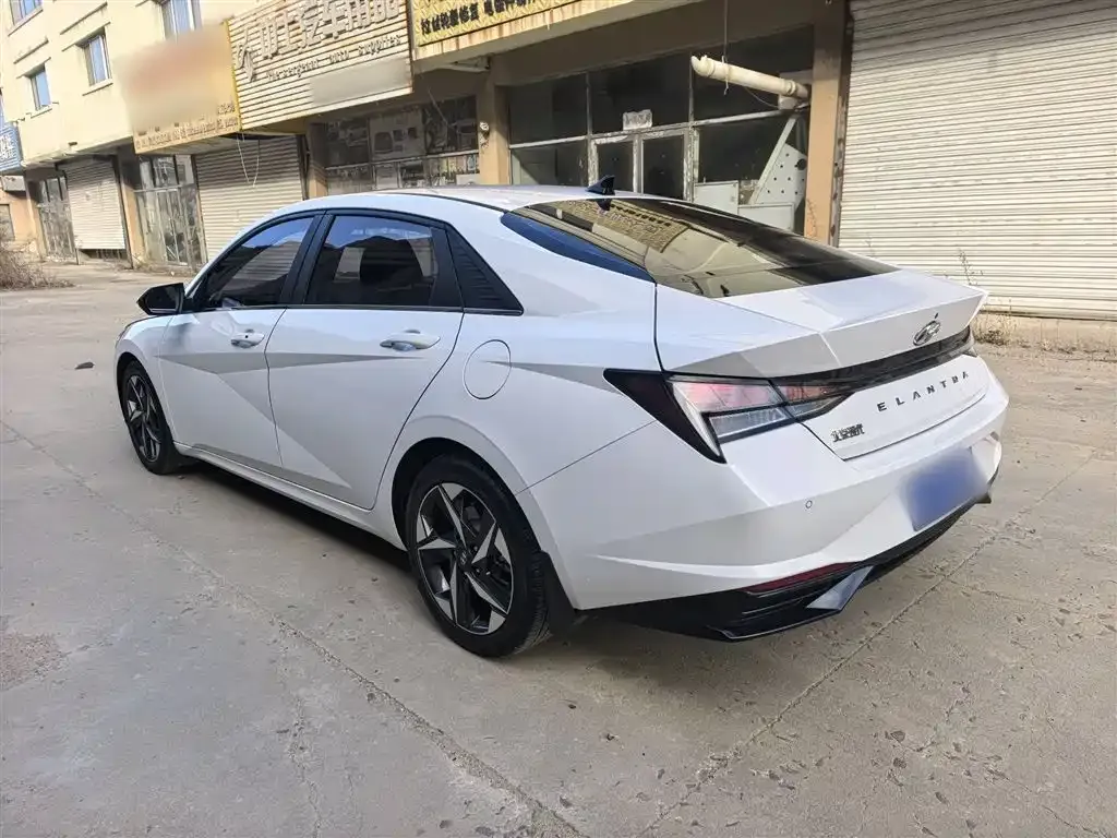 Hyundai Elantra 2023 из CN, фото 5