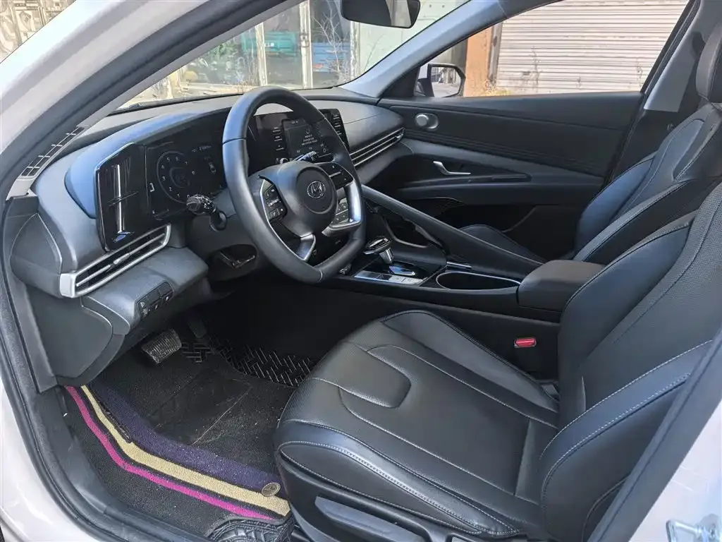 Hyundai Elantra 2023 из CN, фото 8
