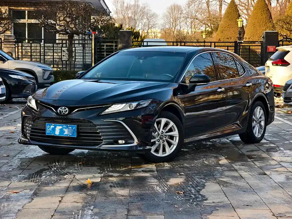 Toyota Camry 2023 из CN, фото 1