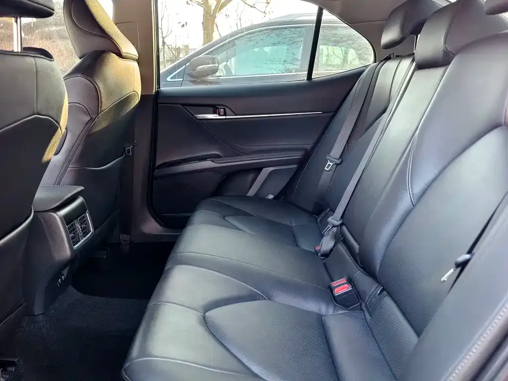 Toyota Camry 2023 из CN, фото 7