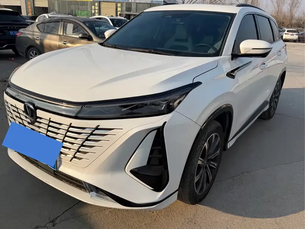 Changan CS75PLUS — фото 1