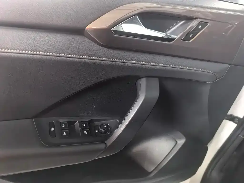 Volkswagen Tharu 2023 из CN, фото 9