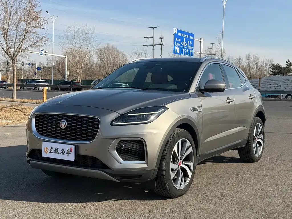 Jaguar E-PACE — фото 1