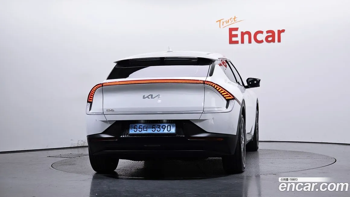 Kia EV6 2023 из KR, фото 2