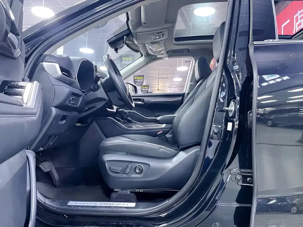 Toyota Highlander 2024 из CN, фото 4