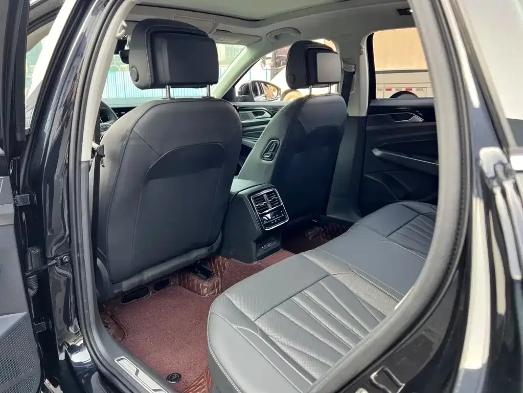 Volkswagen Passat 2024 из CN, фото 4
