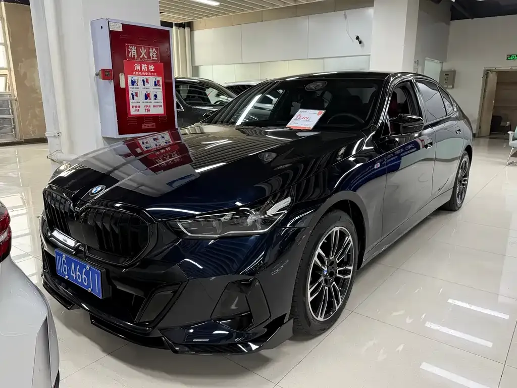 BMW 5 Series 2025 из CN, фото 1