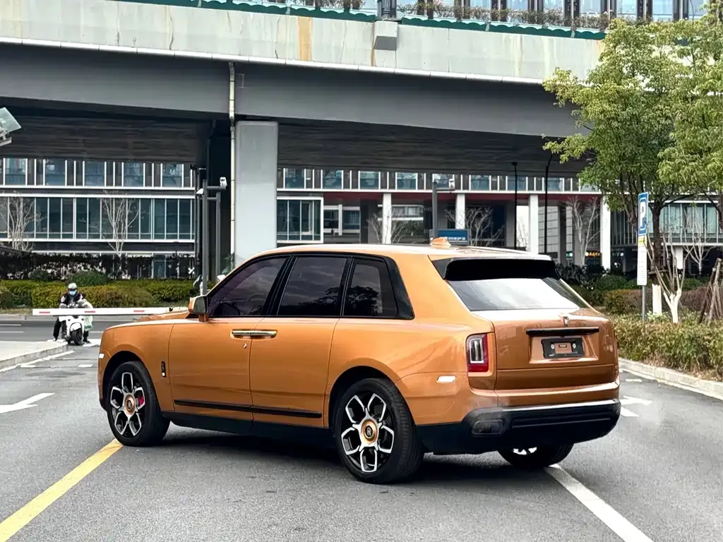 Rolls-Royce Cullinan 2021 из CN, фото 4