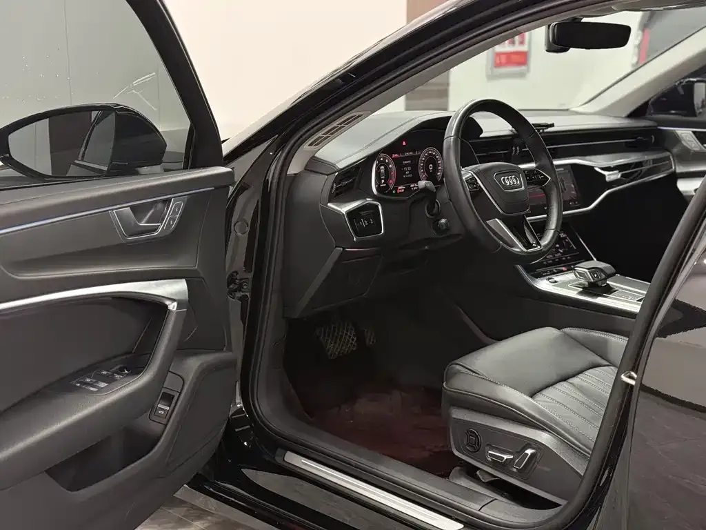 Audi A6L 2024 из CN, фото 8