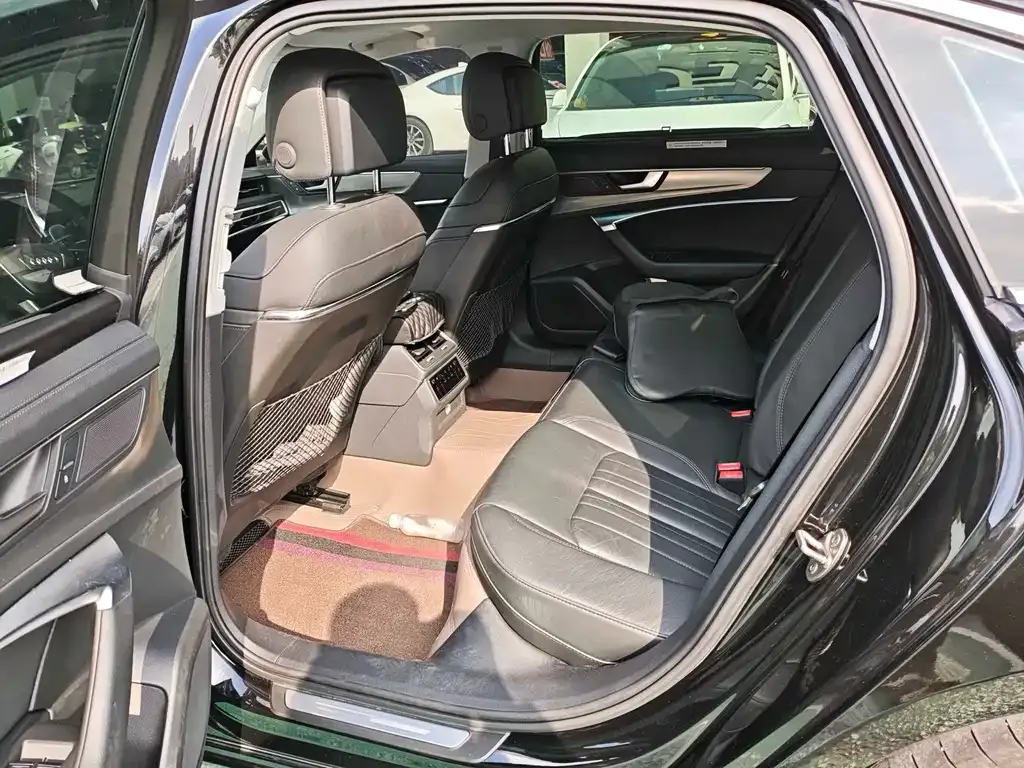 Audi A6L 2021 из CN, фото 10