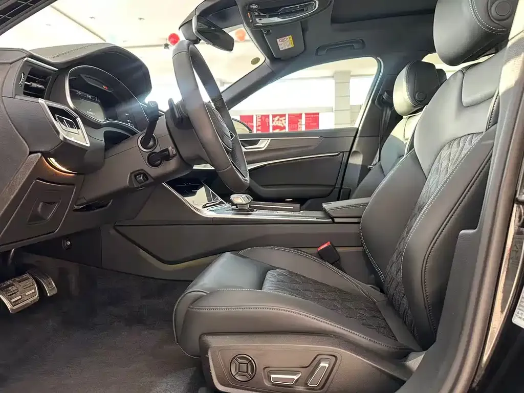 Audi A6L 2025 из CN, фото 6