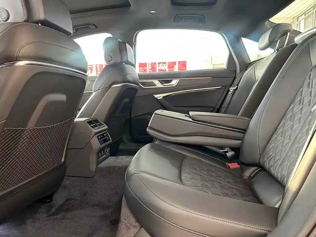 Audi A6L 2025 из CN, фото 7