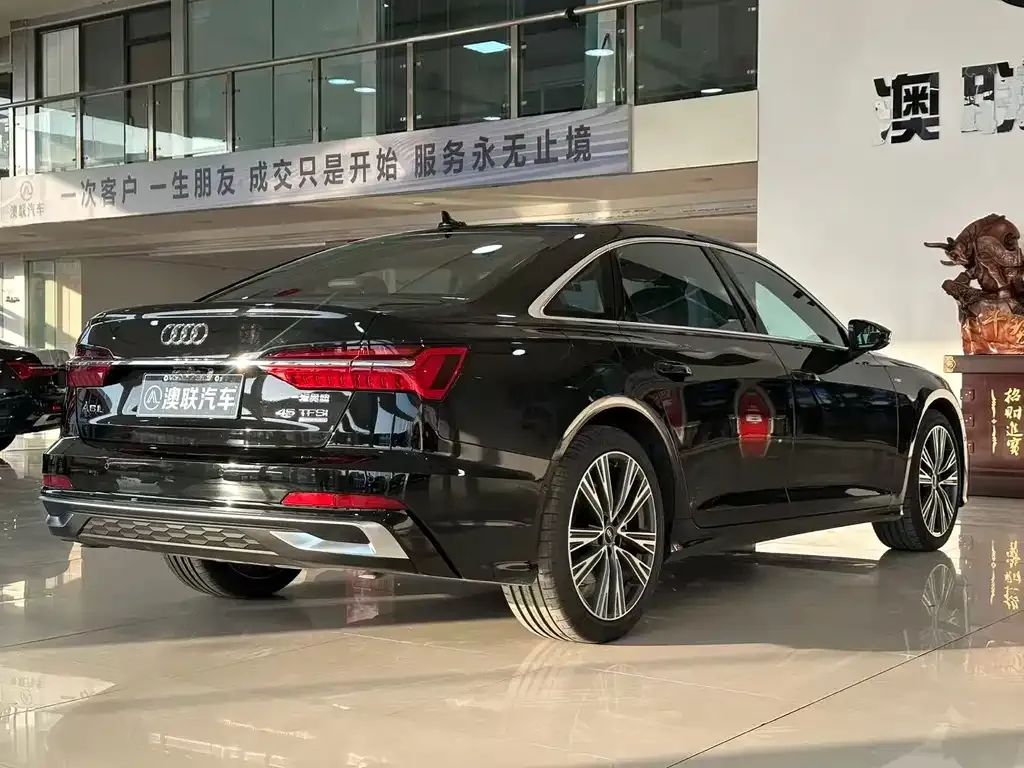 Audi A6L 2025 из CN, фото 8