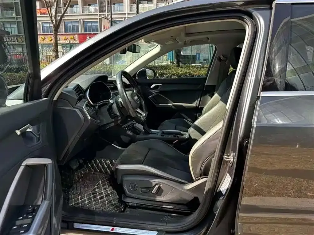 Audi Q3 2021 из CN, фото 8