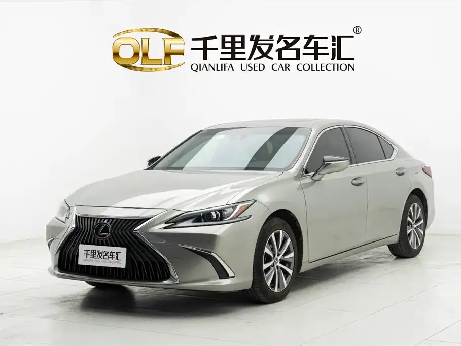 Lexus ES — фото 1