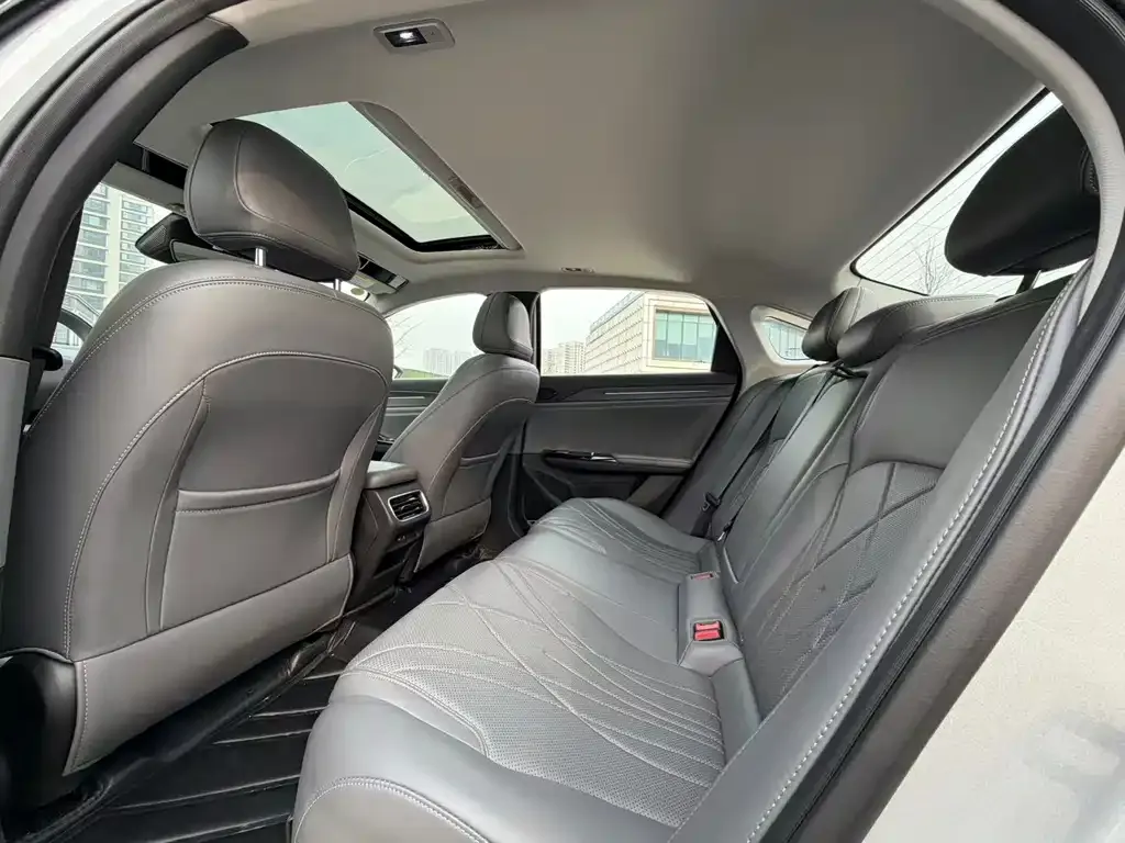 Geely Galaxy L6 — фото 3