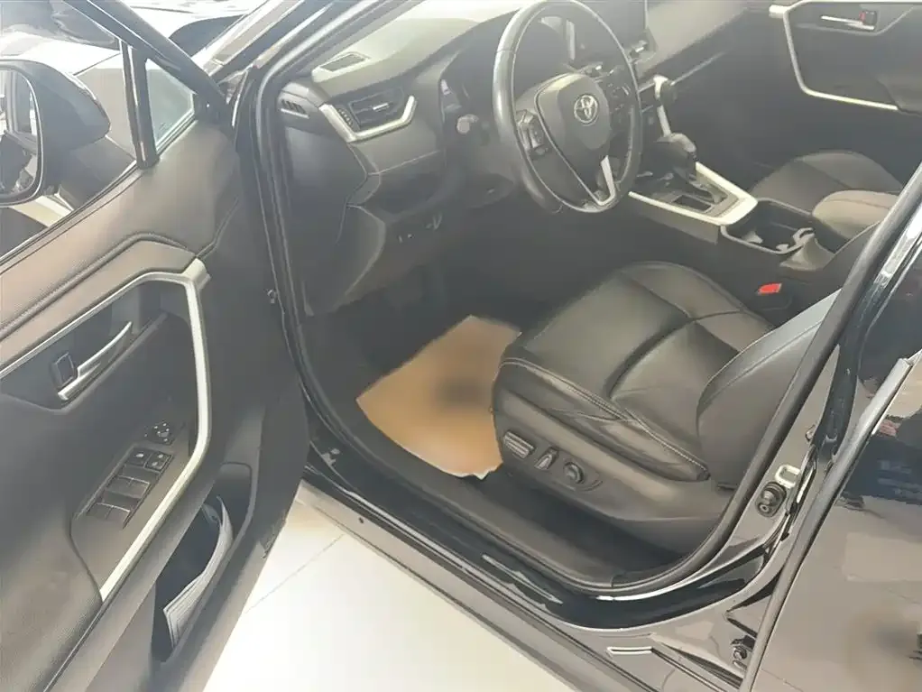 Toyota Wildlander 2022 из CN, фото 4