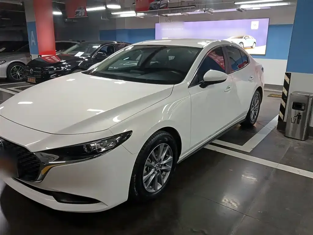 Mazda 3 Axela — фото 5