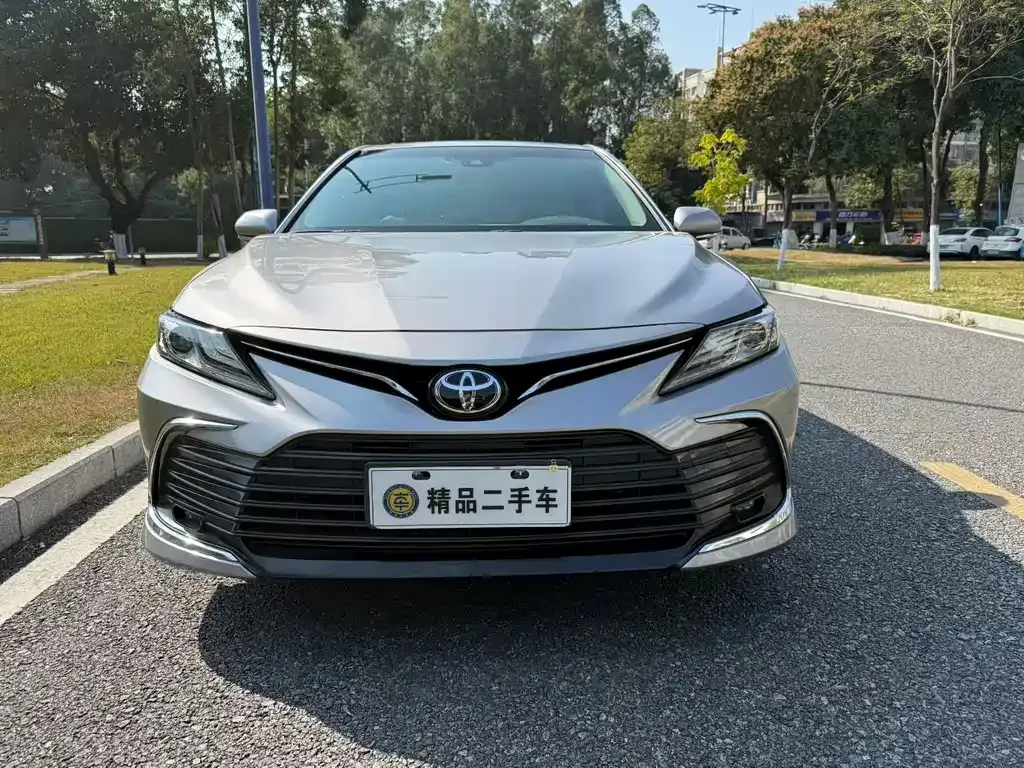 Toyota Camry — фото 7