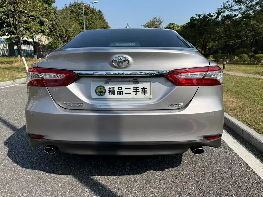 Toyota Camry — фото 6