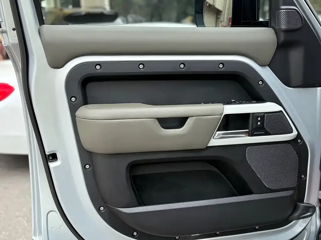 Land Rover Defender 2022 из CN, фото 4