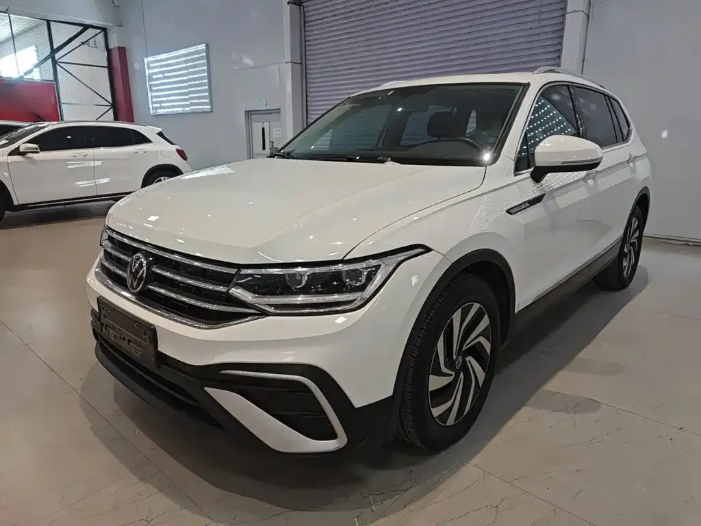 Volkswagen Tiguan L 2023 из CN, фото 1