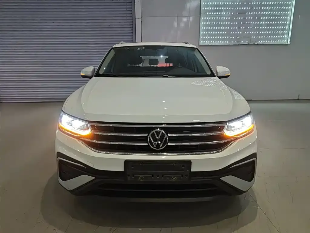 Volkswagen Tiguan L 2023 из CN, фото 4
