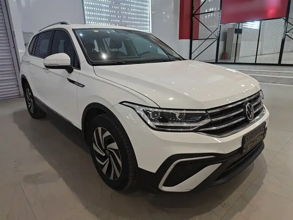 Volkswagen Tiguan L 2023 из CN, фото 10