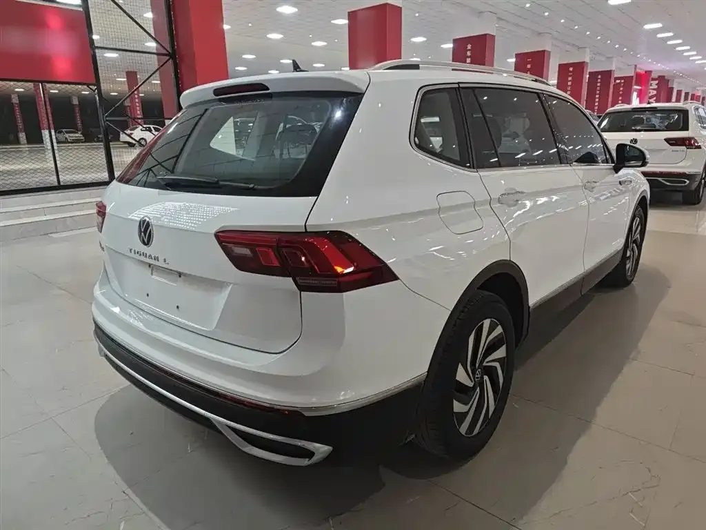 Volkswagen Tiguan L 2023 из CN, фото 9