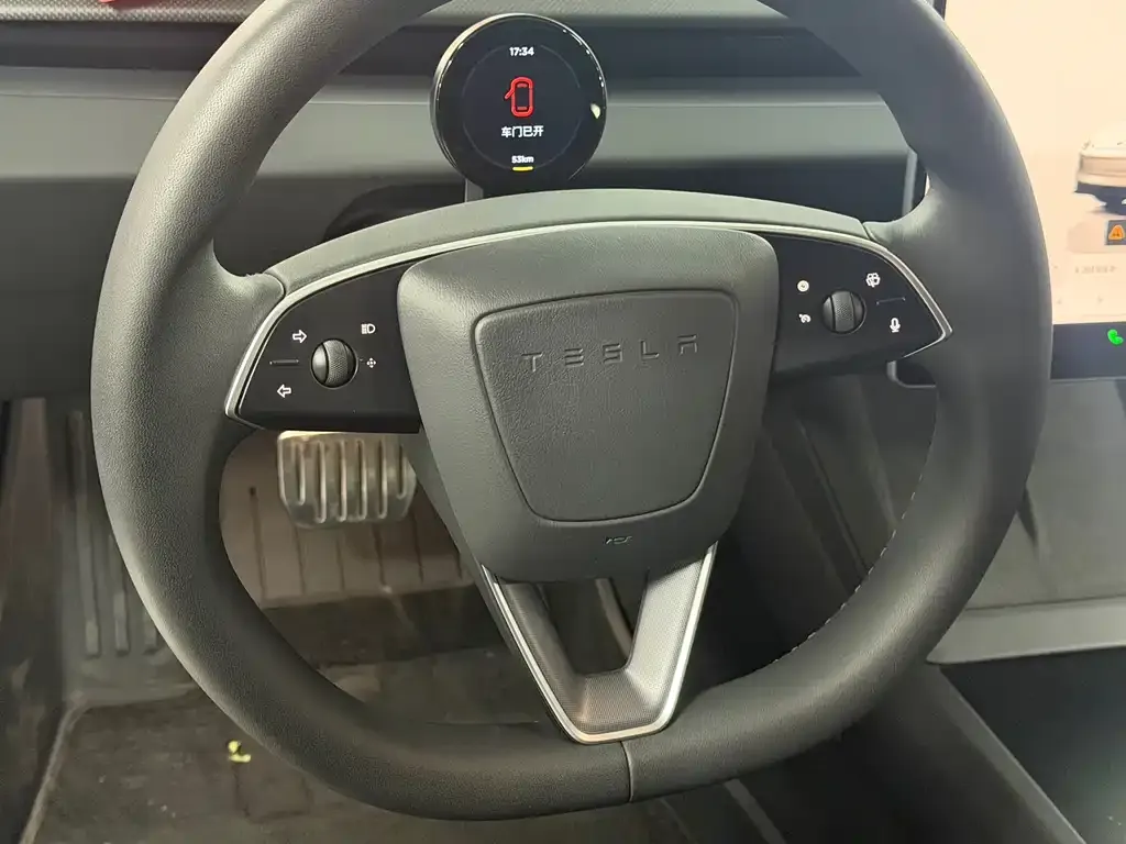 Tesla Model 3 — фото 8