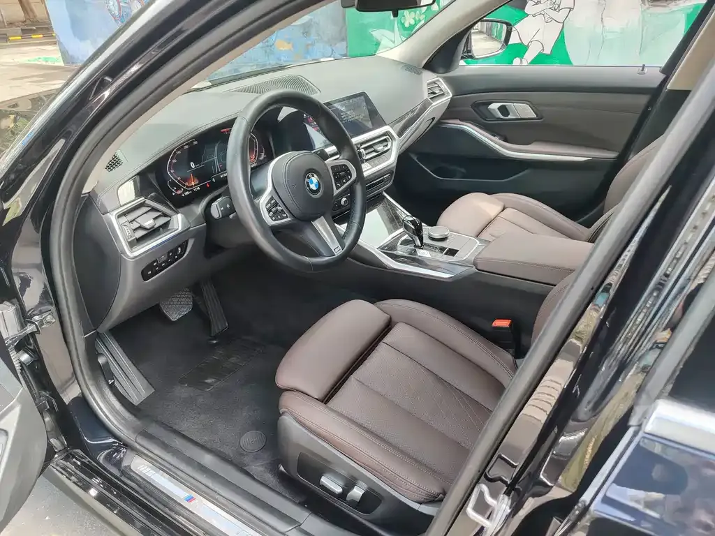 BMW 3 Series 2022 из CN, фото 3