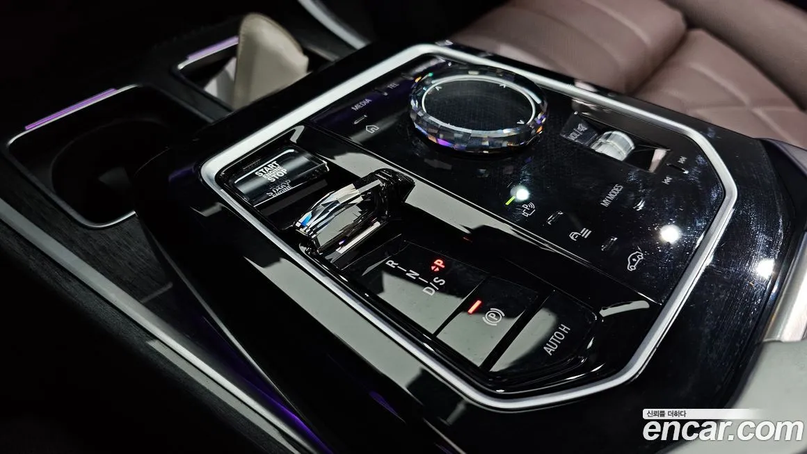 BMW 7-Series — фото 10
