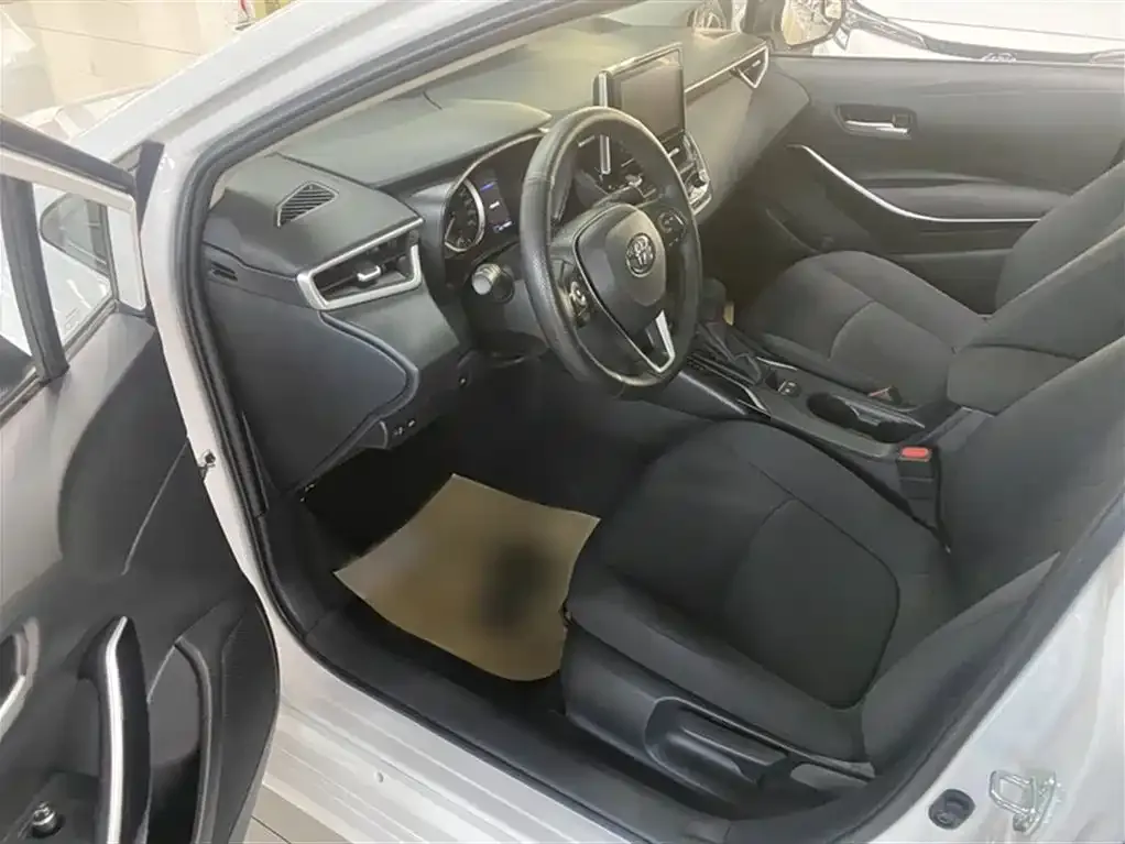 Toyota Corolla 2023 из CN, фото 4