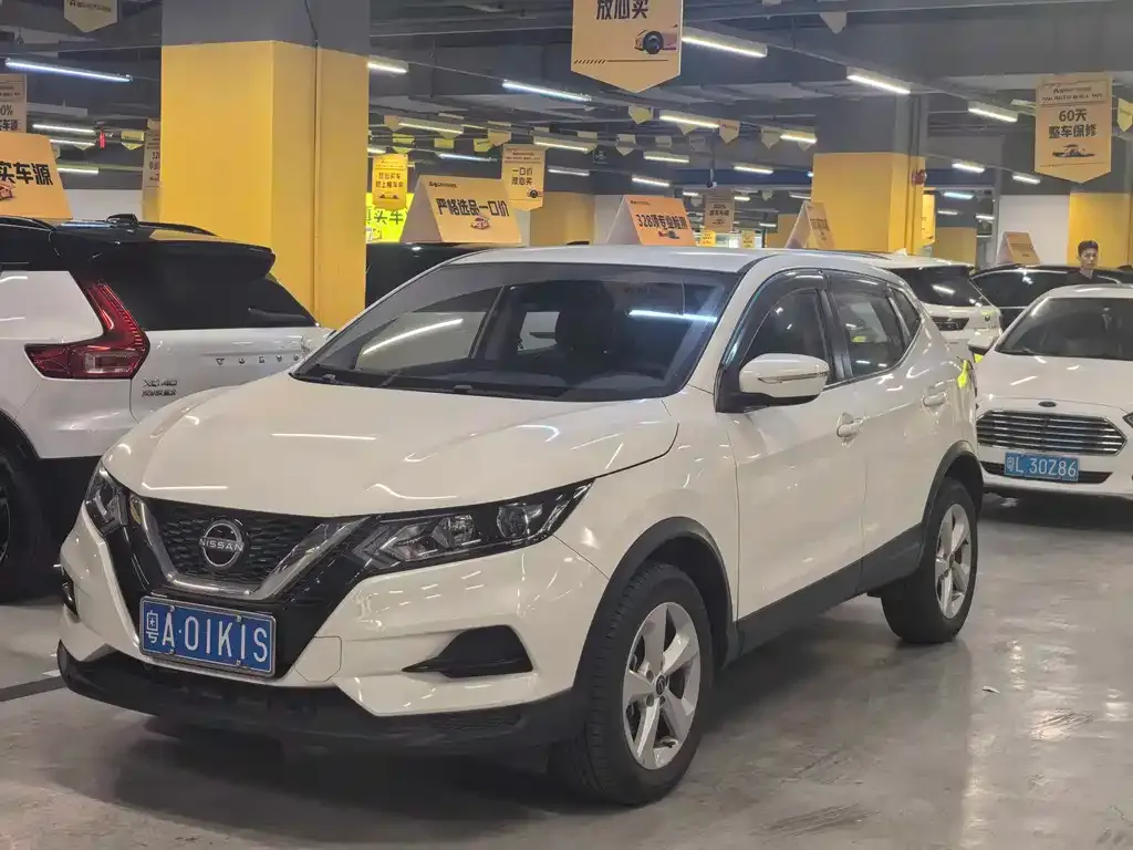Nissan Qashqai — фото 1