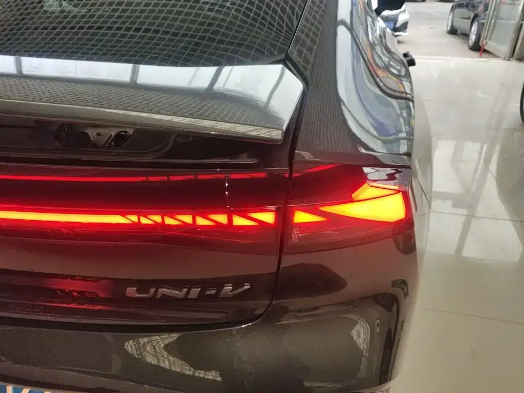 Changan UNI-V 2023 из CN, фото 6