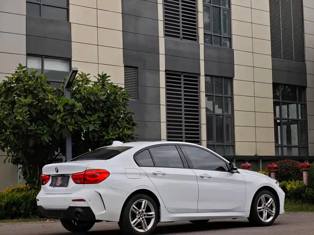 BMW 1 Series 2021 из CN, фото 4