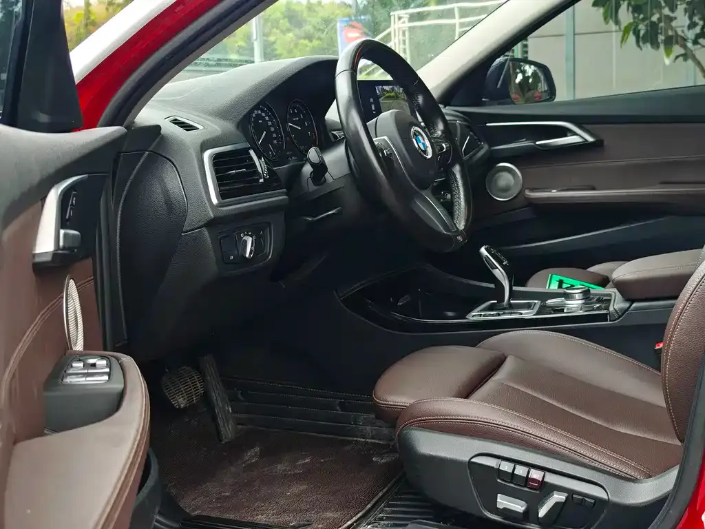 BMW 1 Series 2021 из CN, фото 8