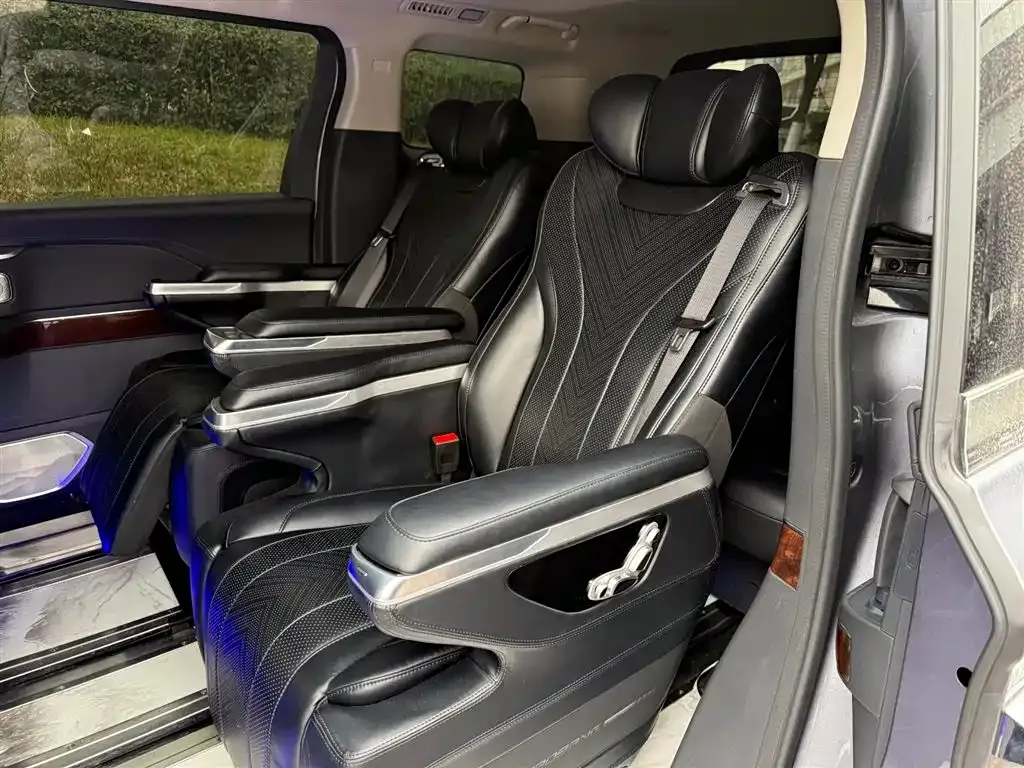 Hongqi HQ9 2023 из CN, фото 2
