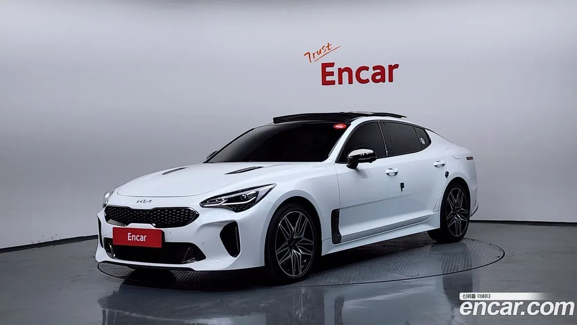 Kia Stinger — фото 1