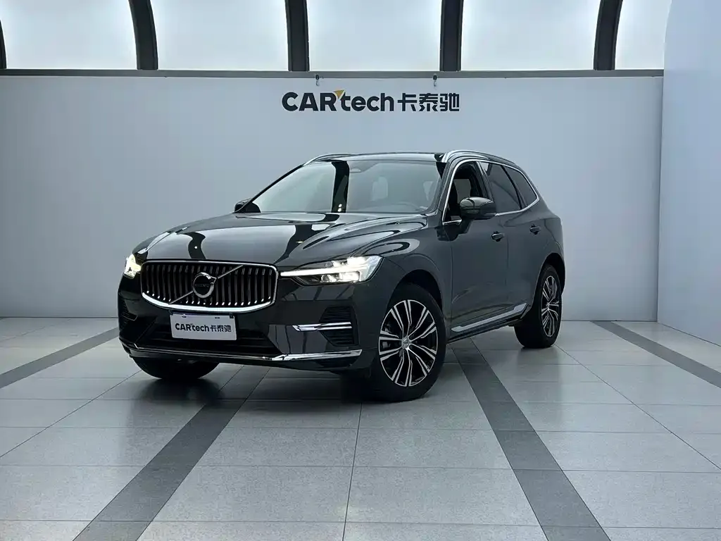 Volvo XC60 — фото 1