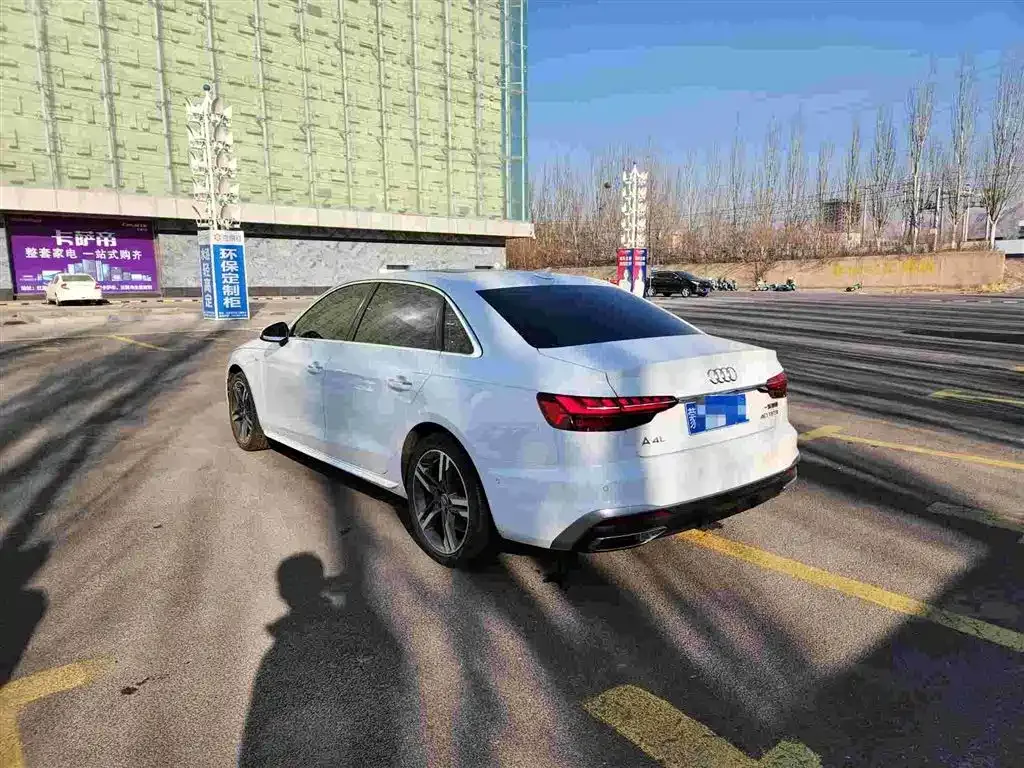 Audi A4L 2022 из CN, фото 10