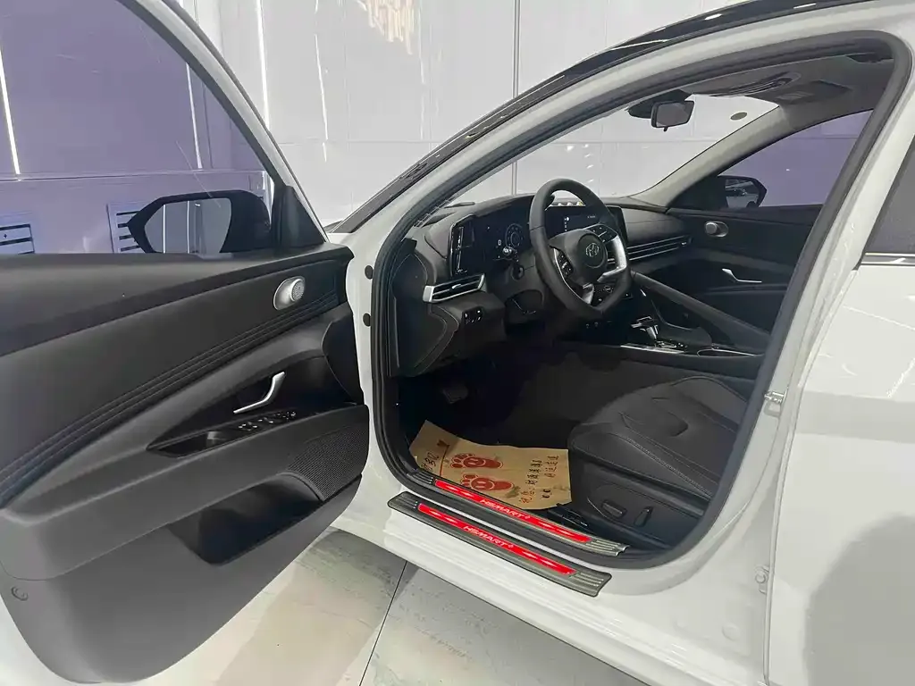 Hyundai Elantra 2022 из CN, фото 6