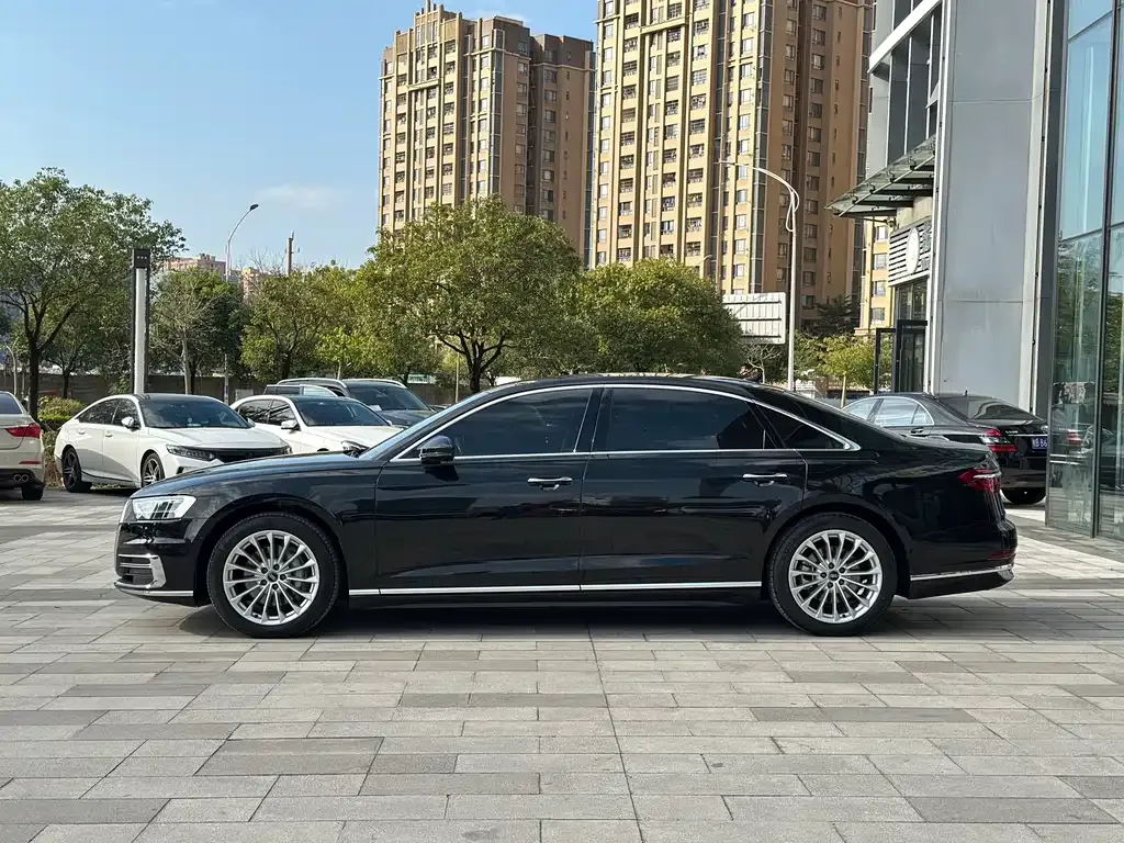 Audi A8 2021 из CN, фото 8