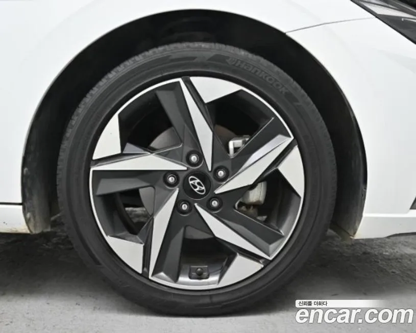 Hyundai AVANTE — фото 3