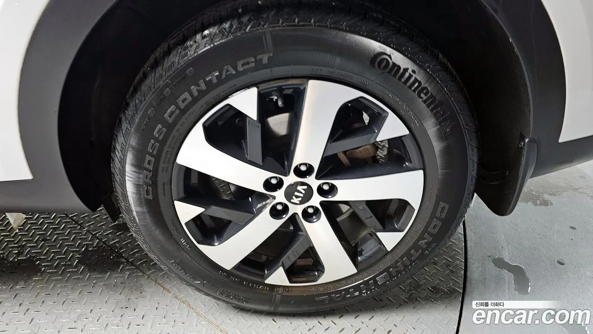 Kia Sorento — фото 9
