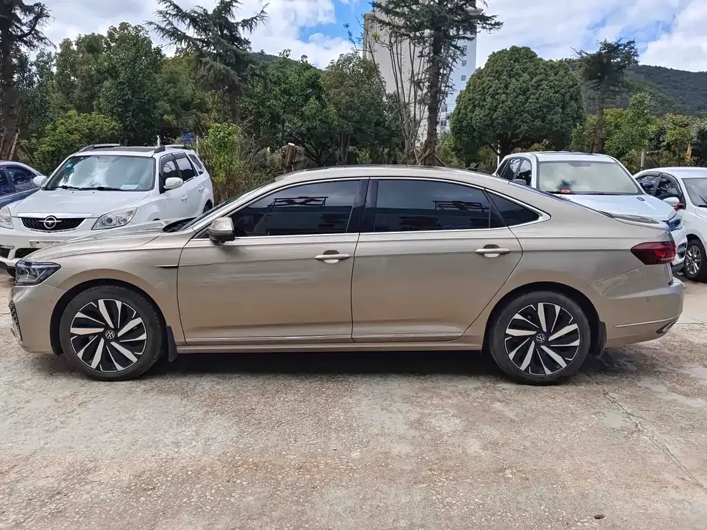 Volkswagen Passat 2022 из CN, фото 4